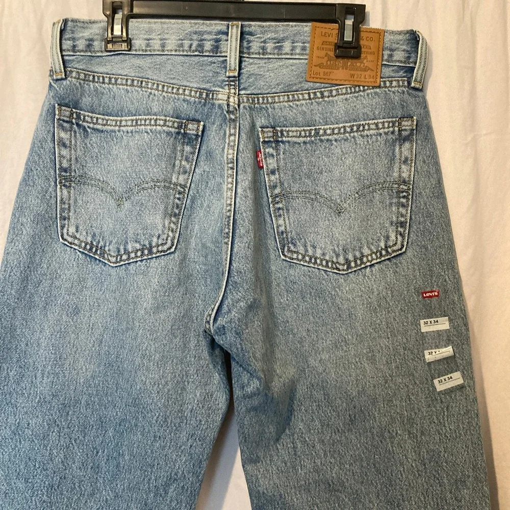 NWT Levis 567 Loose Bootcut Jeans Mens 32x34 Light Wash Blue Denim Premium